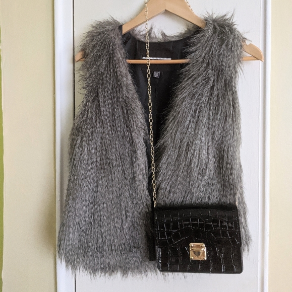 Dynamite Jackets & Blazers - Dynamite faux fur vest